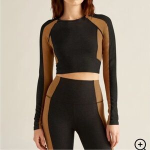 Beyond Yoga Long Sleeve Top Size L NWT